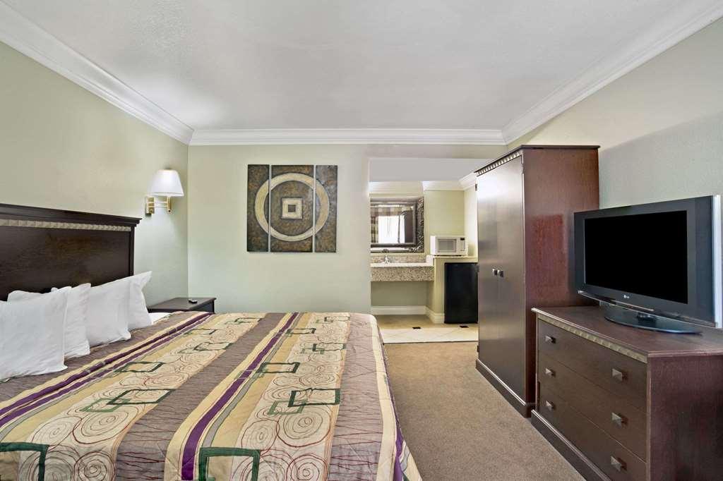 Готель Baymont By Wyndham College Park Atlanta Airport South Екстер'єр фото