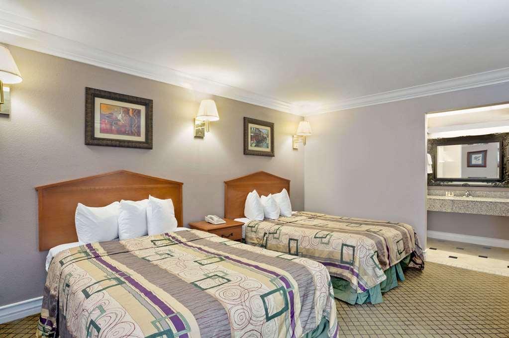 Готель Baymont By Wyndham College Park Atlanta Airport South Екстер'єр фото